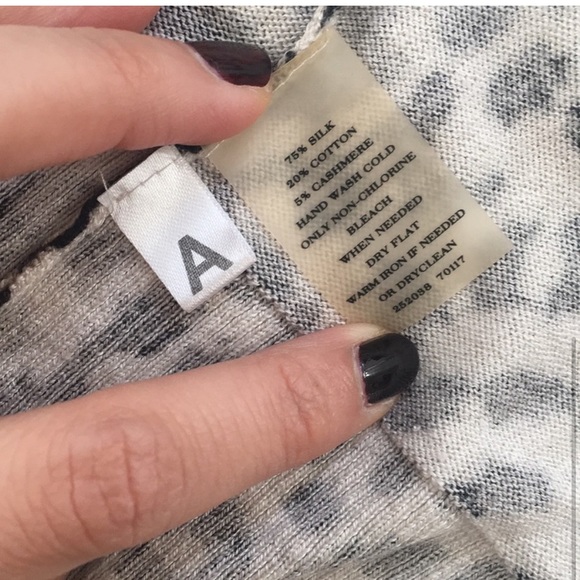 Ann Taylor leopard print cardigan Size S - Picture 4 of 4